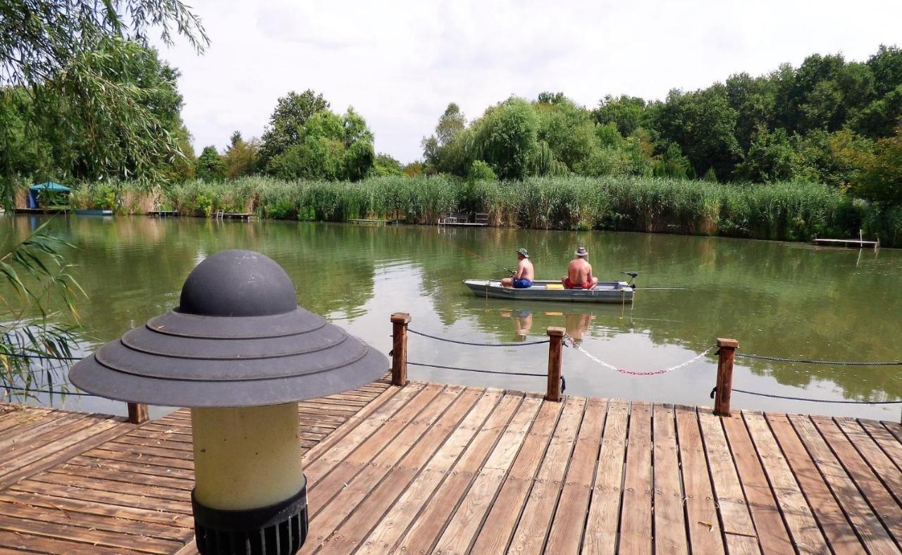Szemérmetes Erzsók Nyaralóház Villa Gyomaendrőd Esterno foto